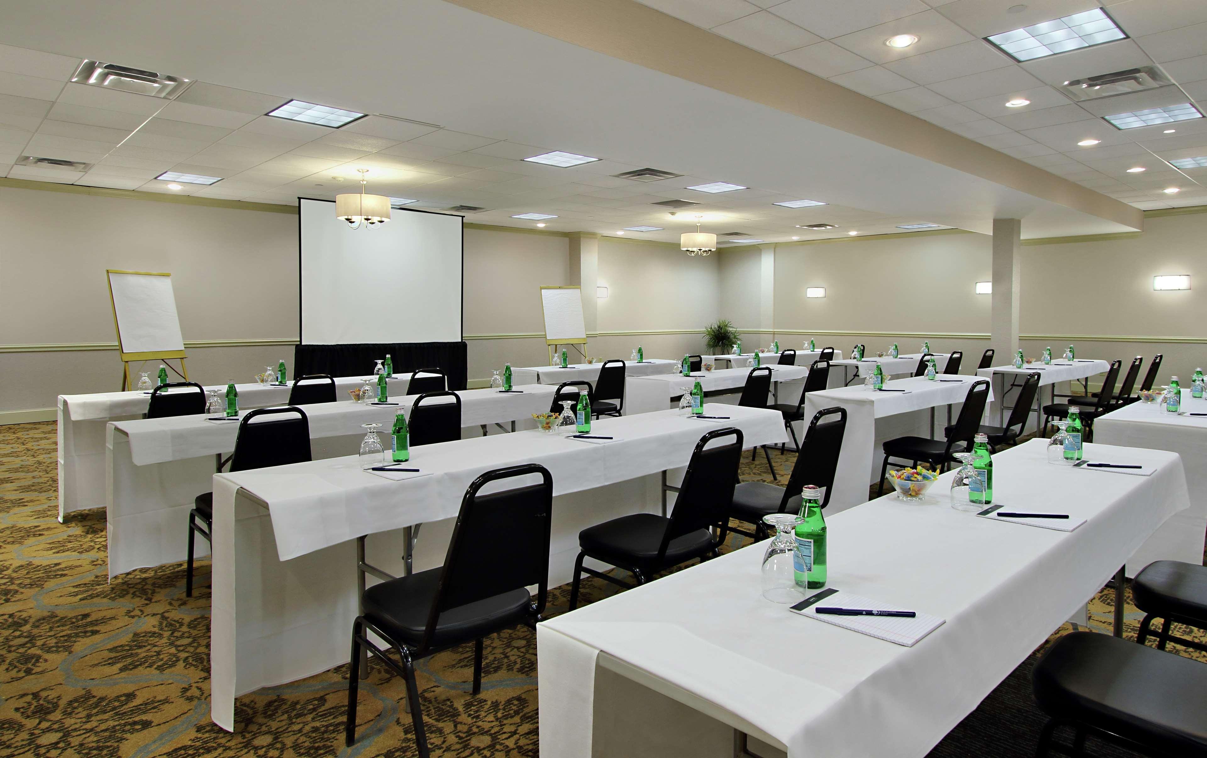Doubletree By Hilton Mahwah Hotel Exterior foto