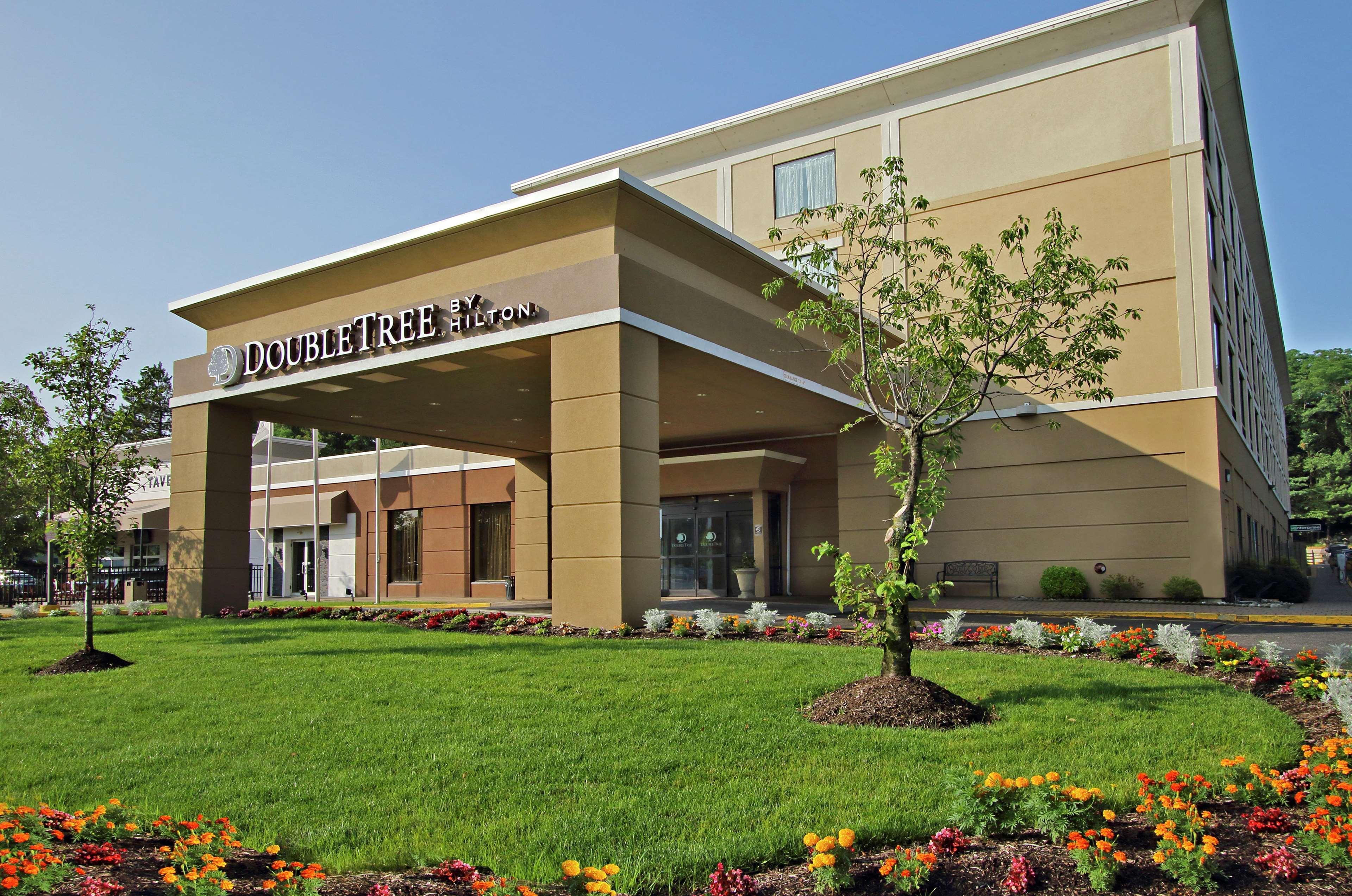 Doubletree By Hilton Mahwah Hotel Exterior foto