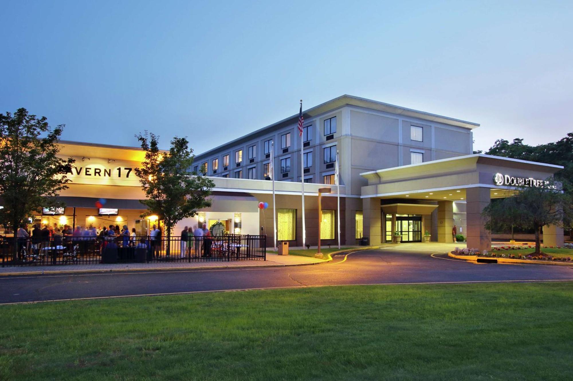 Doubletree By Hilton Mahwah Hotel Exterior foto