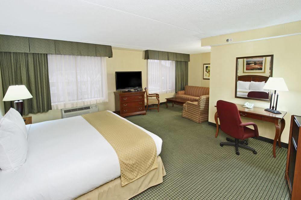 Doubletree By Hilton Mahwah Hotel Exterior foto