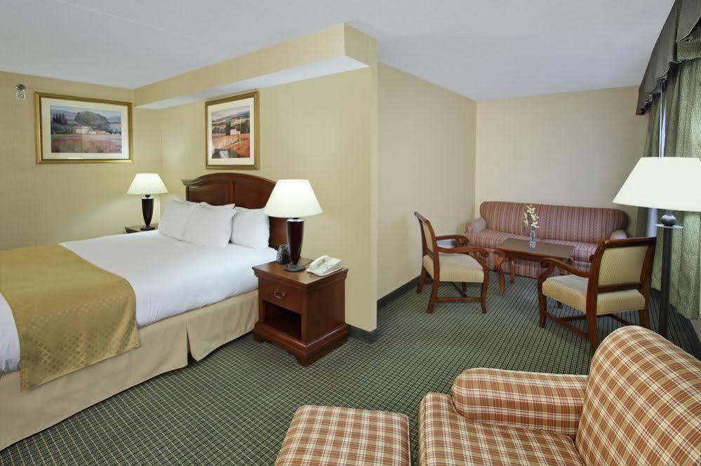 Doubletree By Hilton Mahwah Hotel Exterior foto