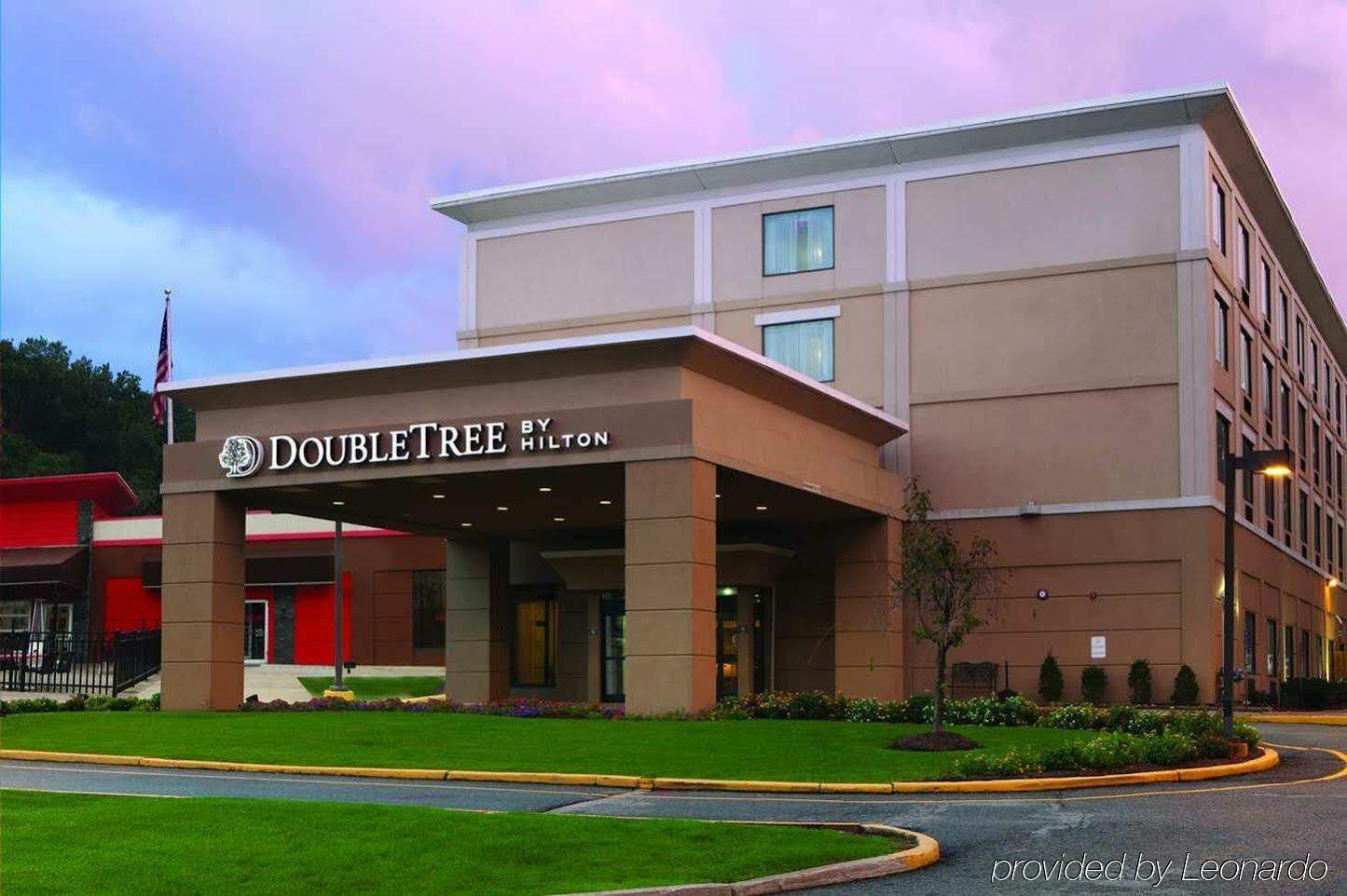 Doubletree By Hilton Mahwah Hotel Exterior foto